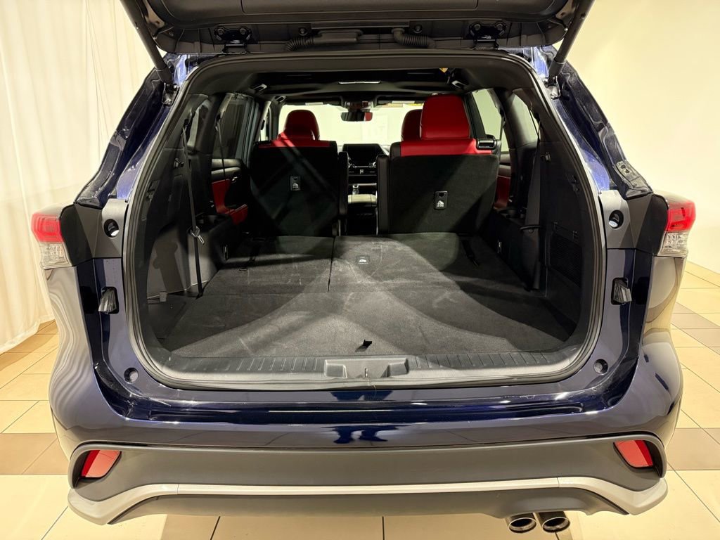 Certified 2025 Toyota Highlander XSE image 9