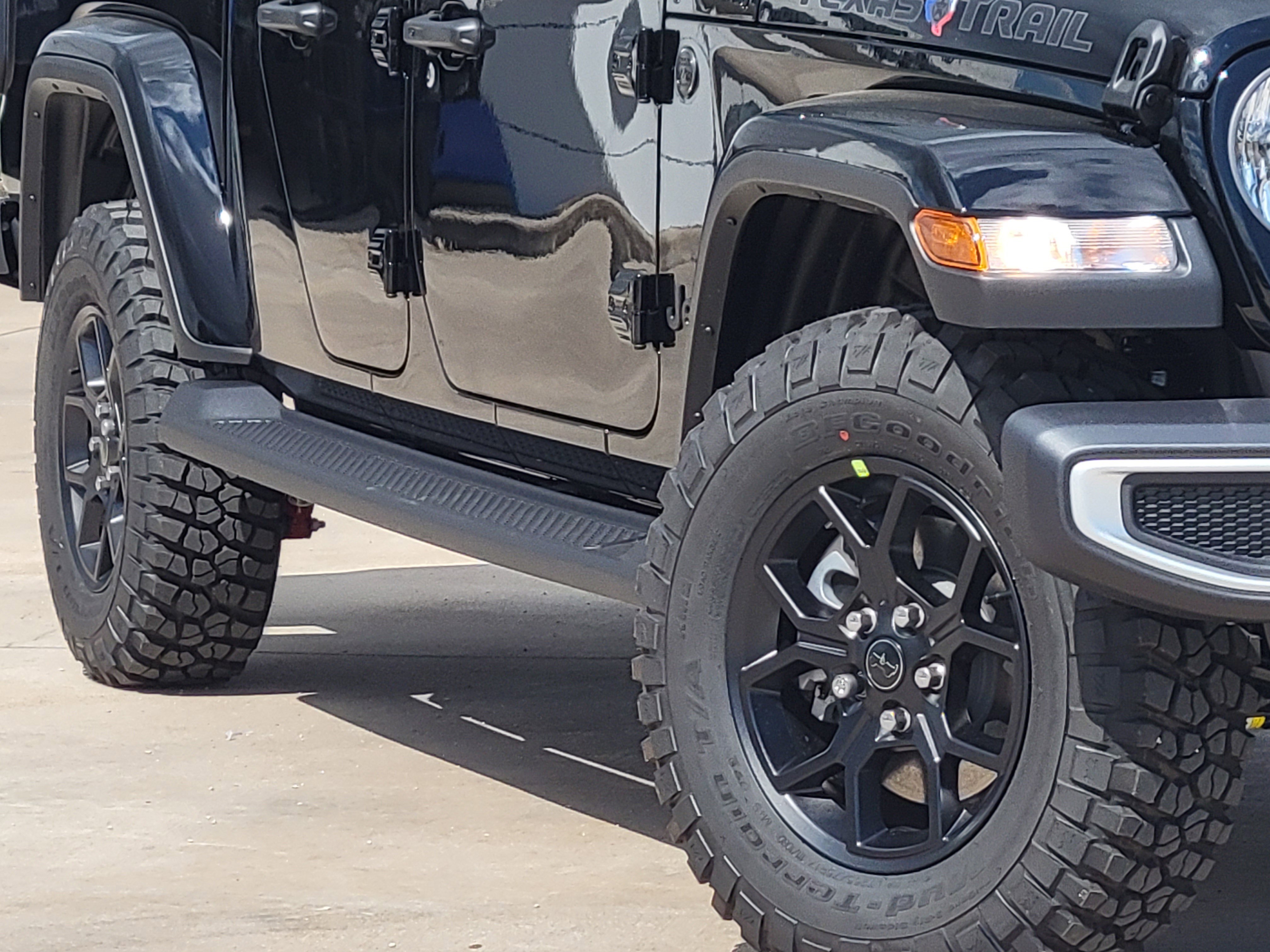 New 2025 Jeep Gladiator Sport AWD/4WD image 10