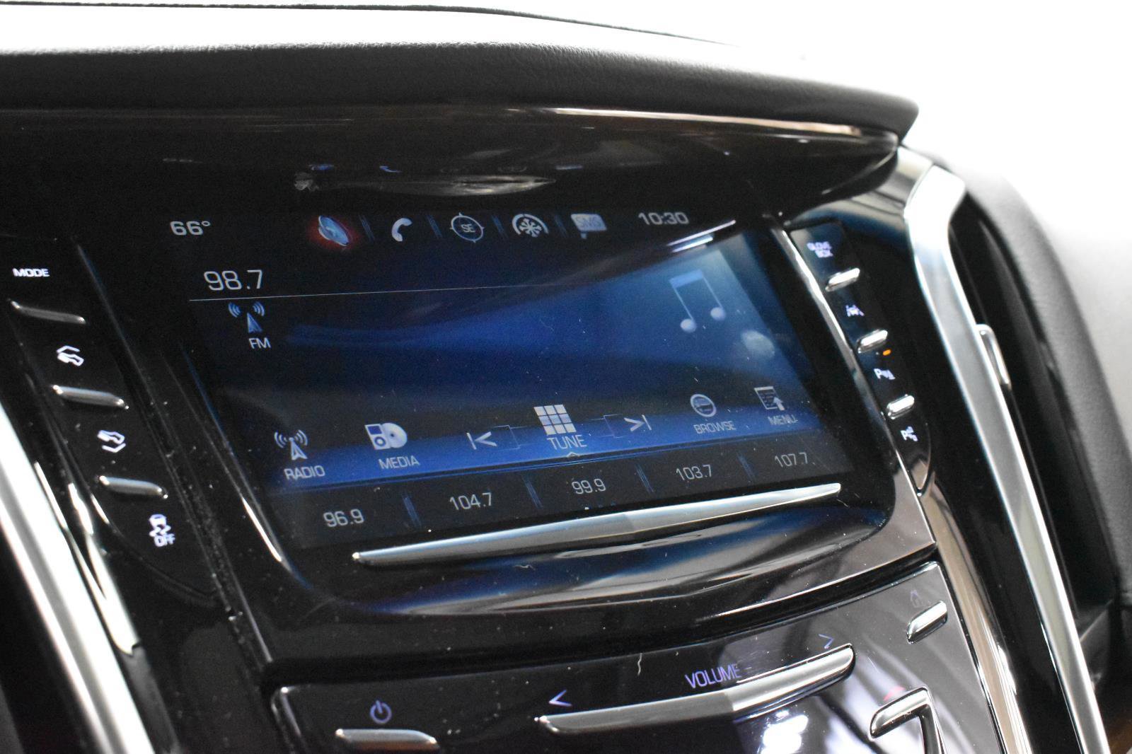 Used 2020 Cadillac Escalade ESV Luxury AWD/4WD image 17