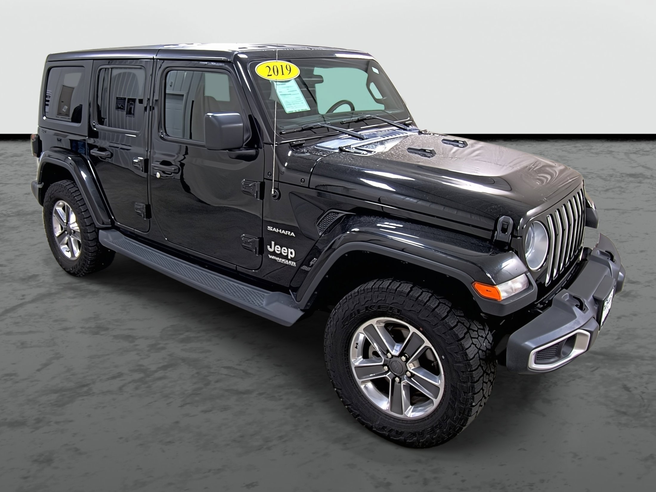 Used 2019 Jeep Wrangler Unlimited Sahara w/ Safety Group image 5
