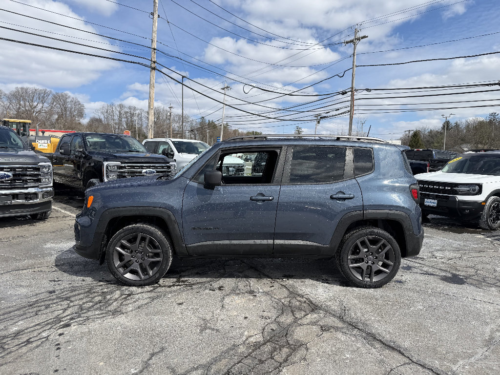 Used 2021 Jeep Renegade Latitude image 3