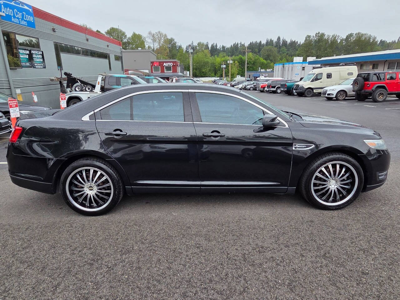 Used 2014 Ford Taurus SEL w/ Equipment Group 201A FWD image 8
