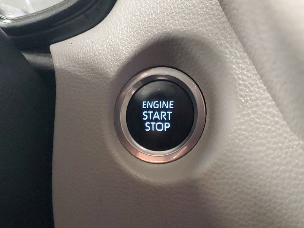 Certified 2023 Toyota Corolla Cross LE image 29