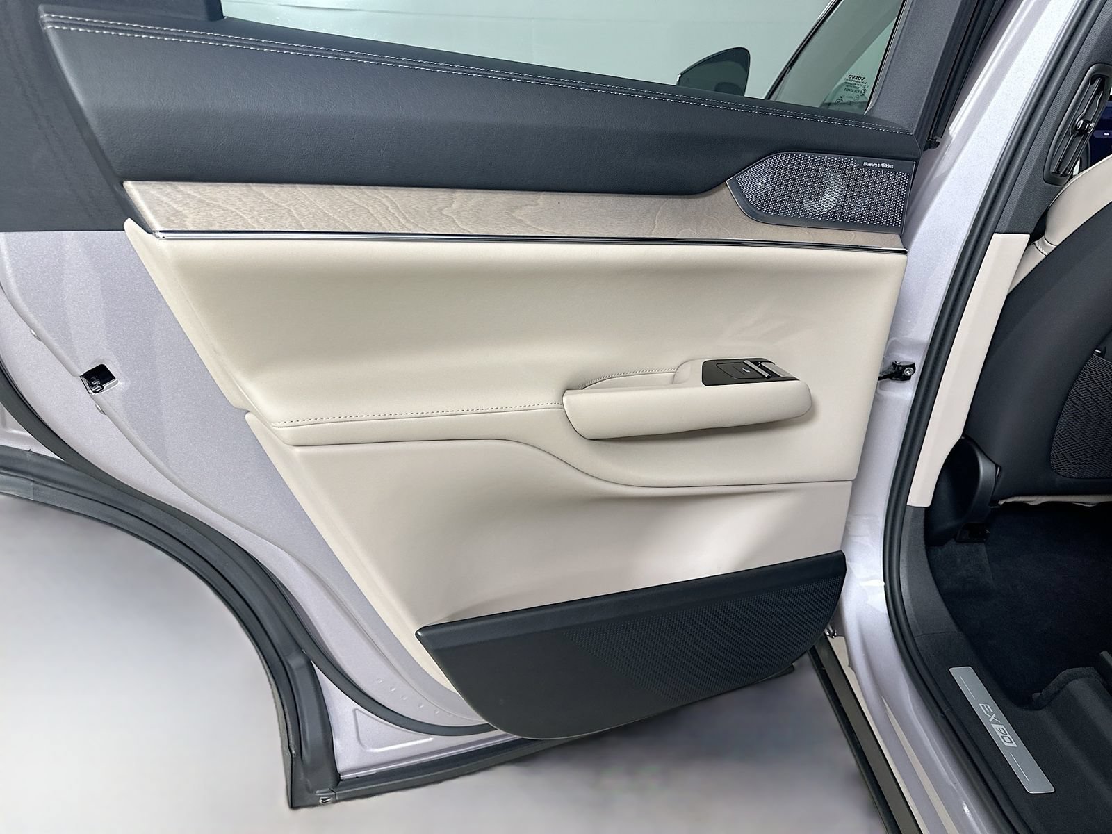 New 2026 Volvo EX90 Ultra AWD/4WD image 34