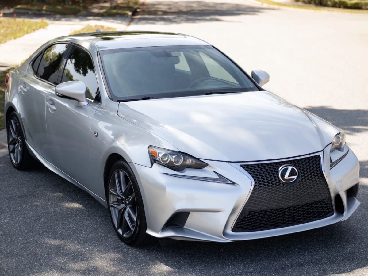 Used 2016 Lexus IS 200t w/ F Sport Package RWD image 2