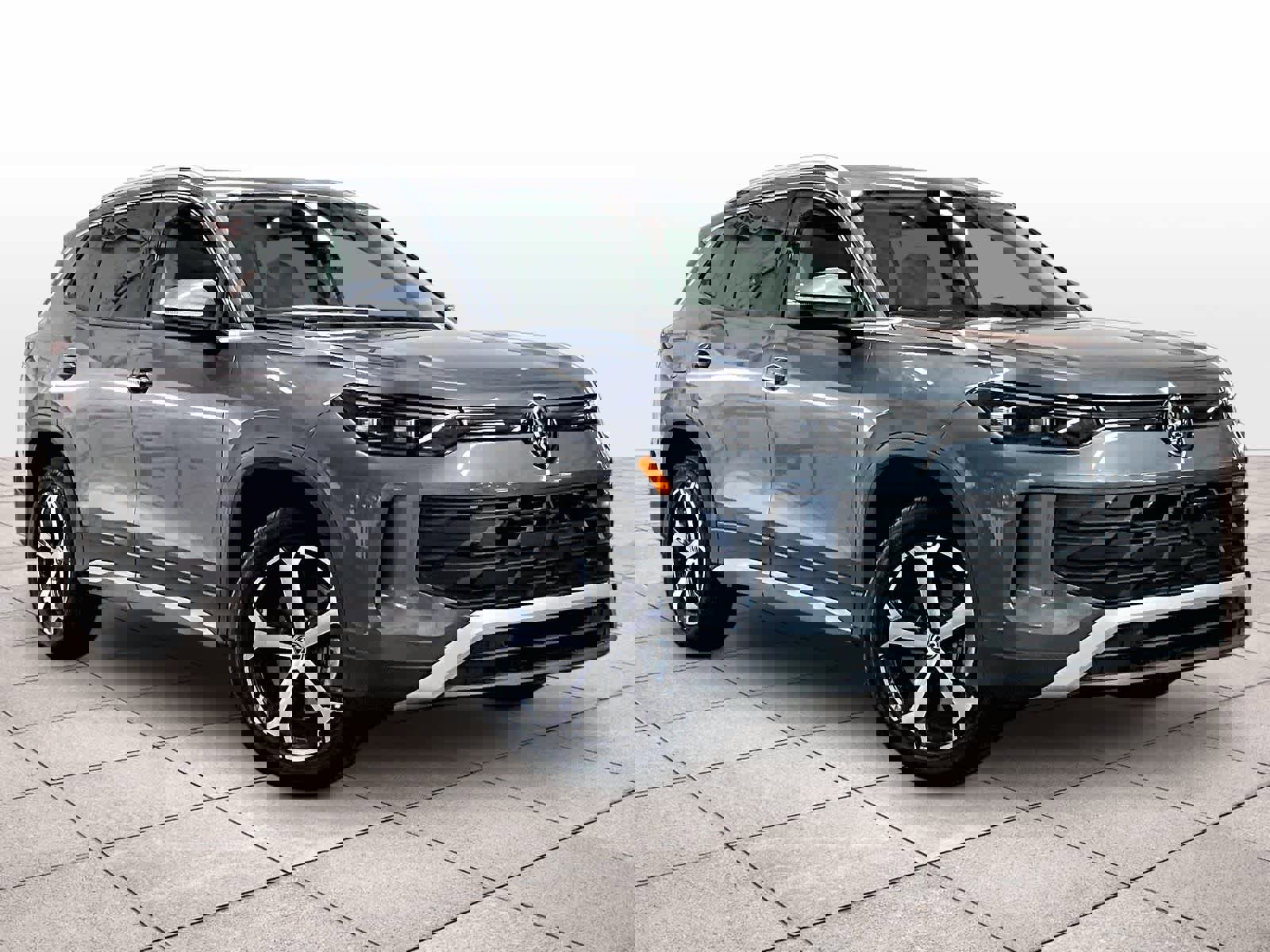 New 2026 Volkswagen Tiguan SE image 2