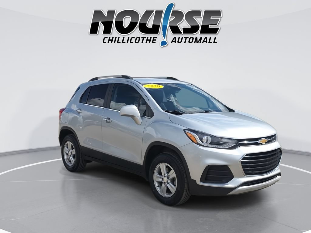 Used 2020 Chevrolet Trax LT w/ LT Convenience Package AWD/4WD image 2