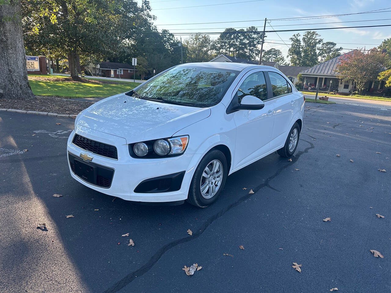 Used 2016 Chevrolet Sonic LT FWD image 1