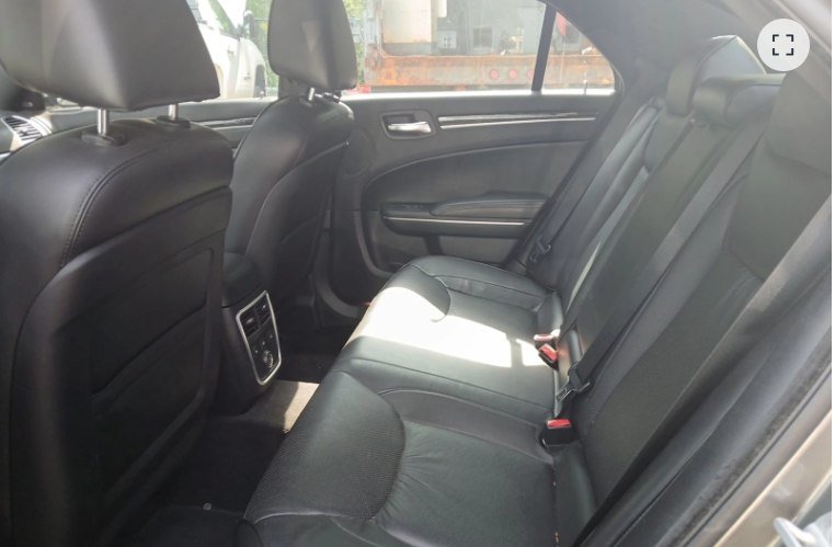 Used 2011 Chrysler 300 C w/ Sound Group RWD image 7