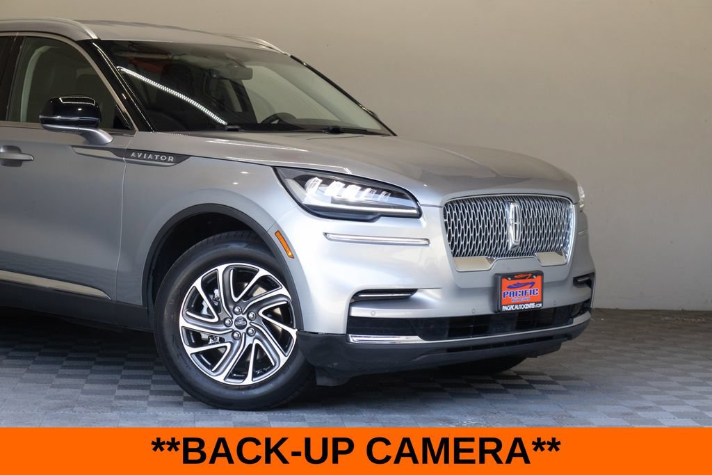 Used 2023 Lincoln Aviator AWD image 3