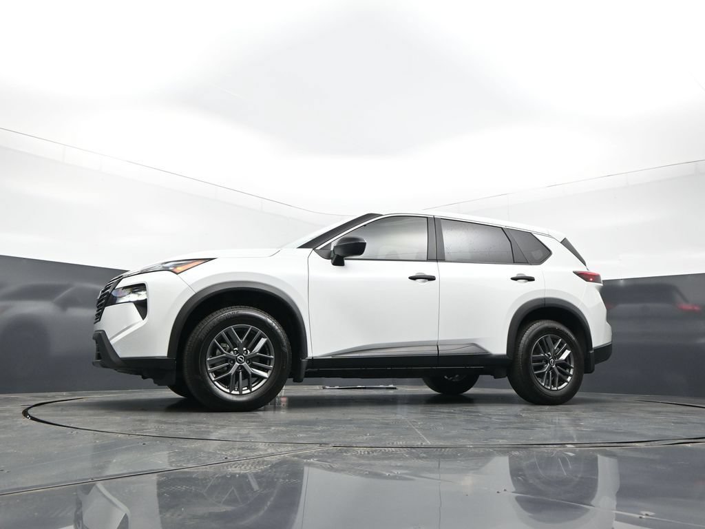 Certified 2025 Nissan Rogue S FWD image 29