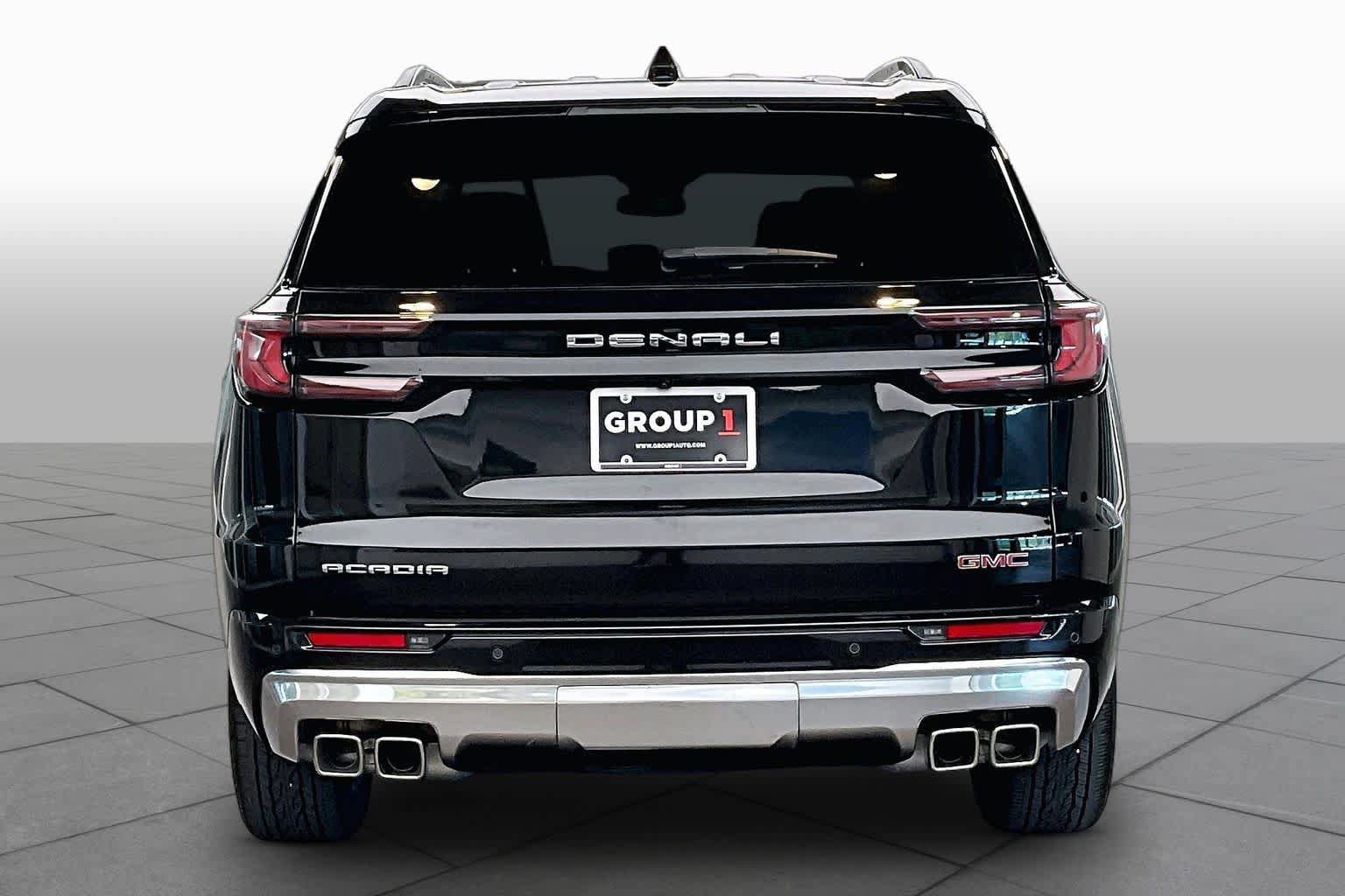 Used 2025 GMC Acadia Denali FWD image 5