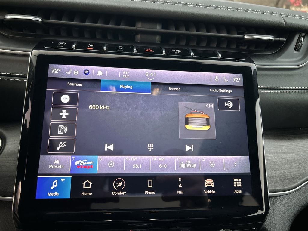 Used 2021 Jeep Grand Cherokee L Overland w/ Luxury Tech Group IV image 16