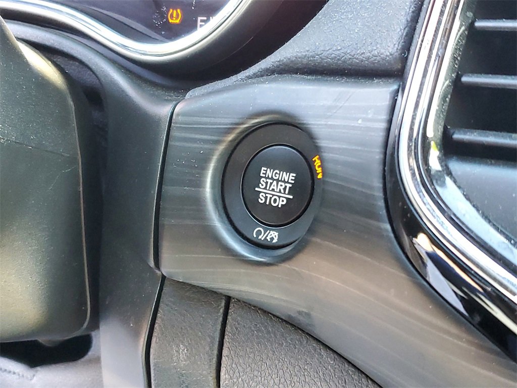 Used 2021 Jeep Grand Cherokee Laredo X image 14