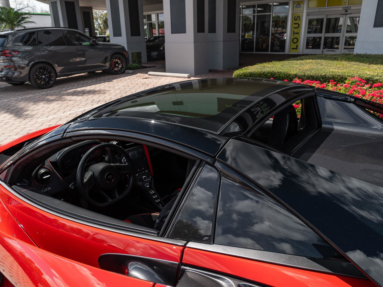 Used 2020 McLaren 720S Performance RWD image 29