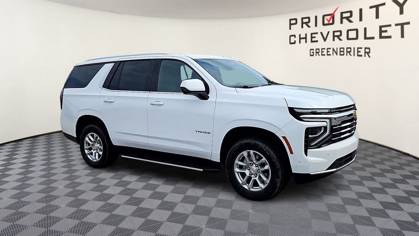 Used 2025 Chevrolet Tahoe LT AWD/4WD image 2