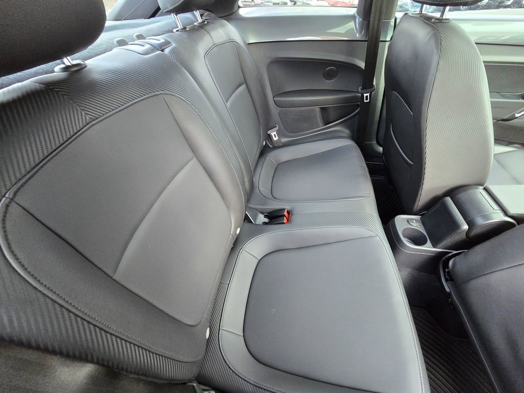 Used 2015 Volkswagen Beetle TDI image 27