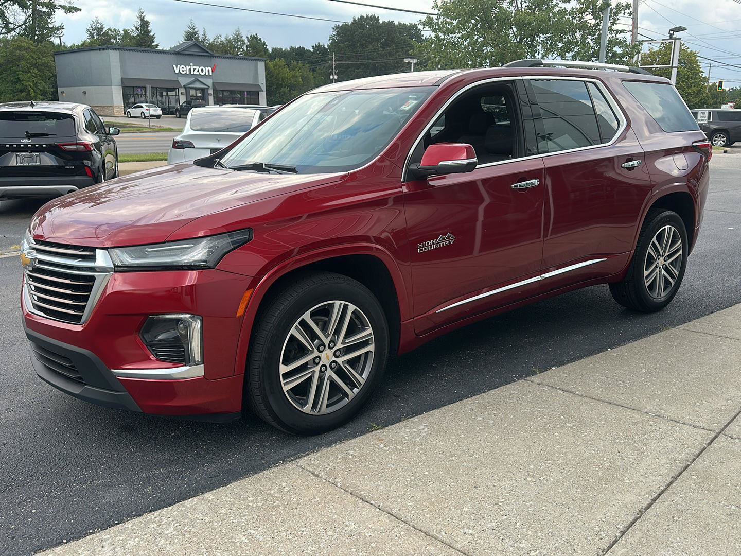 Used 2023 Chevrolet Traverse High Country FWD image 18