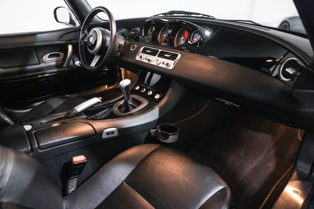 Used 2002 BMW Z8 RWD image 30