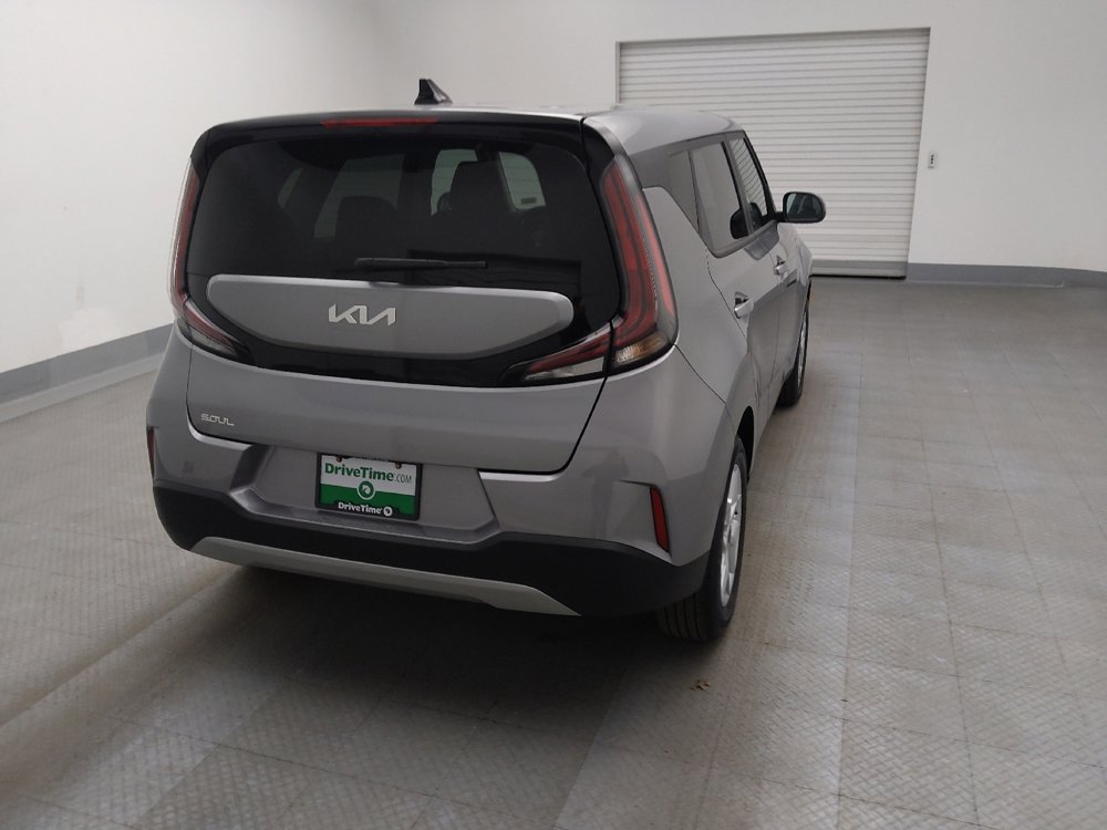 Used 2025 Kia Soul LX image 7