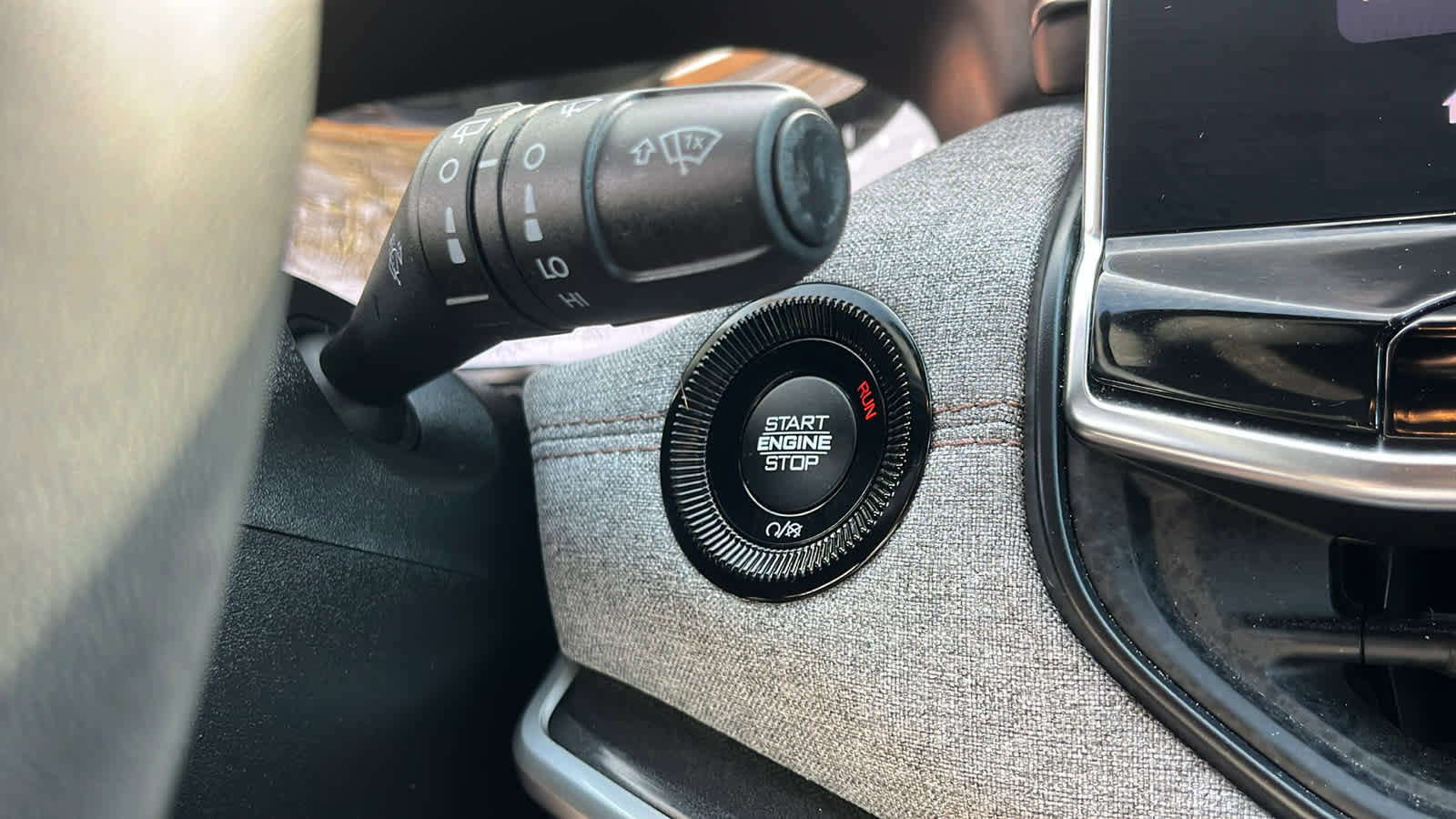 Used 2024 Jeep Compass Latitude image 22