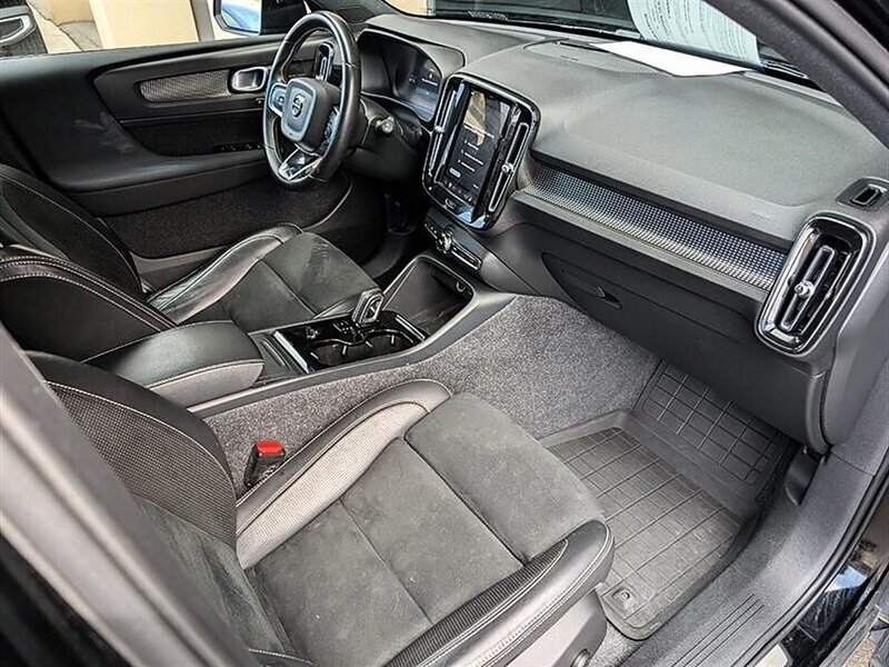 Used 2021 Volvo XC40 P8 Recharge w/ Advanced Package AWD/4WD image 4