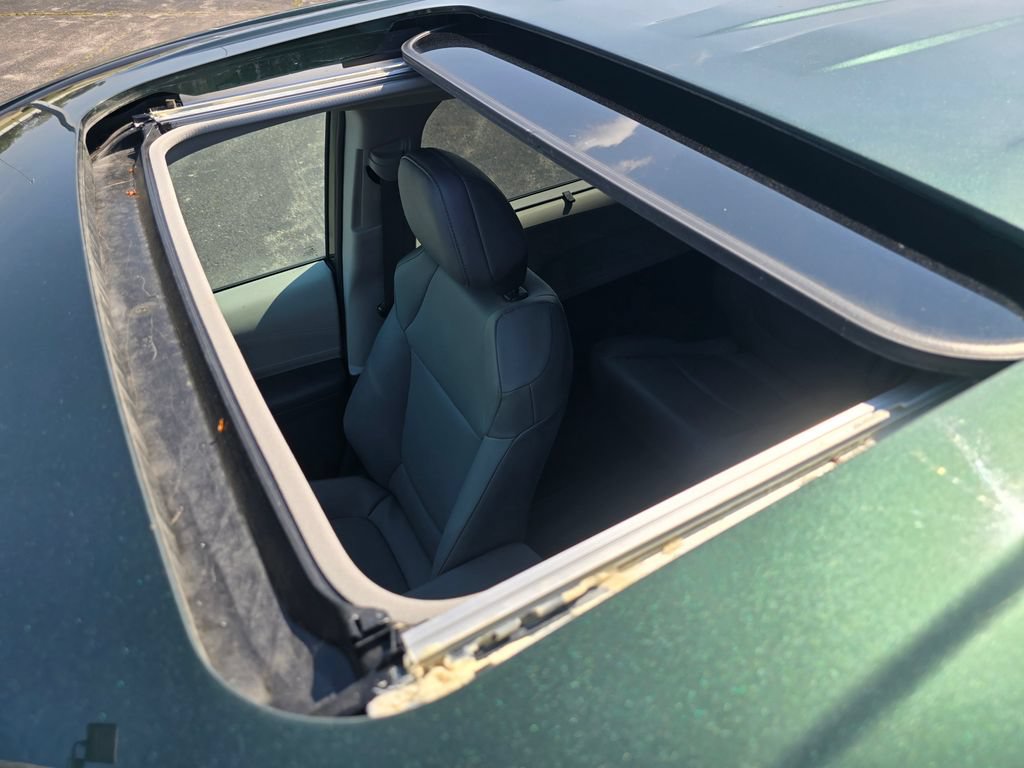 Certified 2024 Toyota Sienna XLE FWD image 4