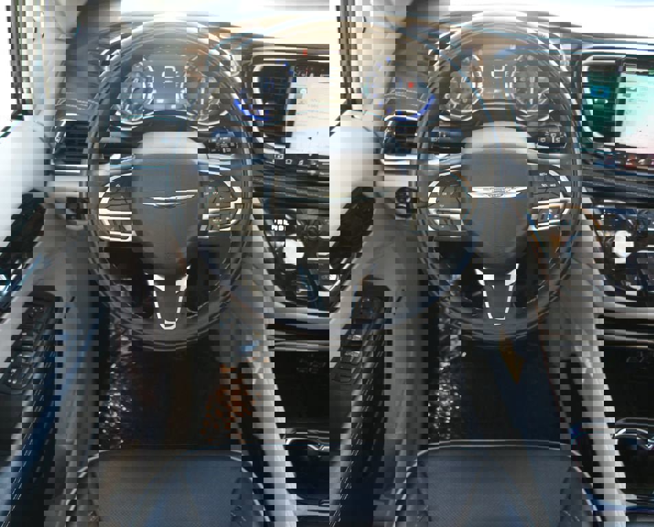 Used 2022 Chrysler Pacifica Limited image 5