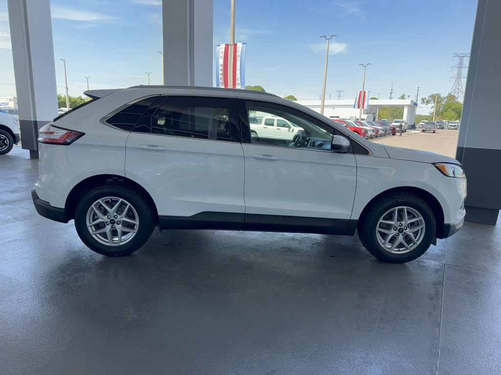 Certified 2024 Ford Edge SEL w/ Convenience Package image 5