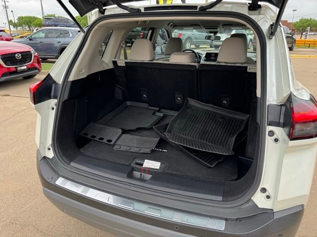 Used 2023 Nissan Rogue SV image 21