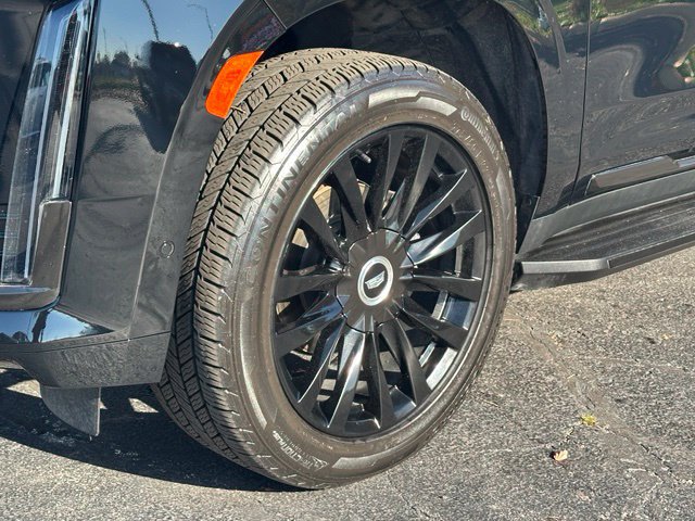 Used 2023 Cadillac Escalade Premium Luxury AWD/4WD image 7