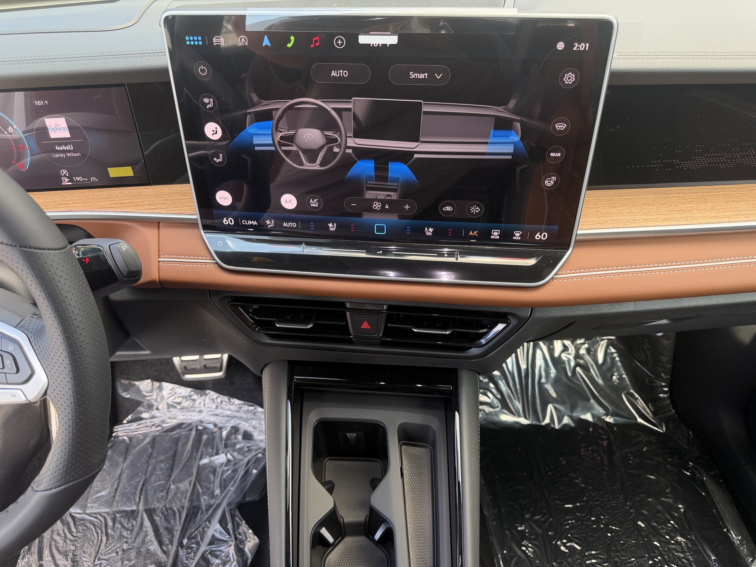New 2026 Volkswagen Tiguan SEL R-Line AWD/4WD image 25