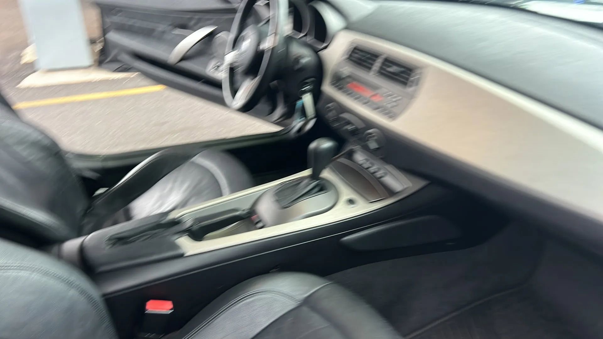 Used 2004 BMW Z4 2.5i image 23