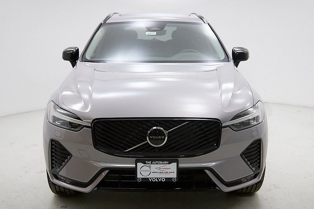 New 2026 Volvo XC60 B5 Core w/ Climate Package image 5
