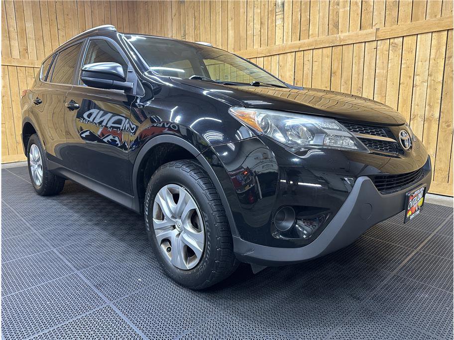 Used 2013 Toyota RAV4 LE image 1