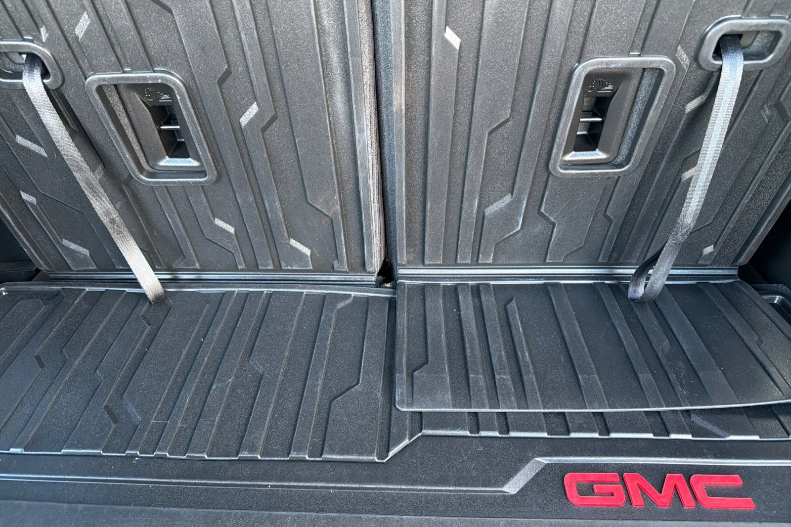 Used 2023 GMC Acadia Denali w/ Black Diamond Edition image 16