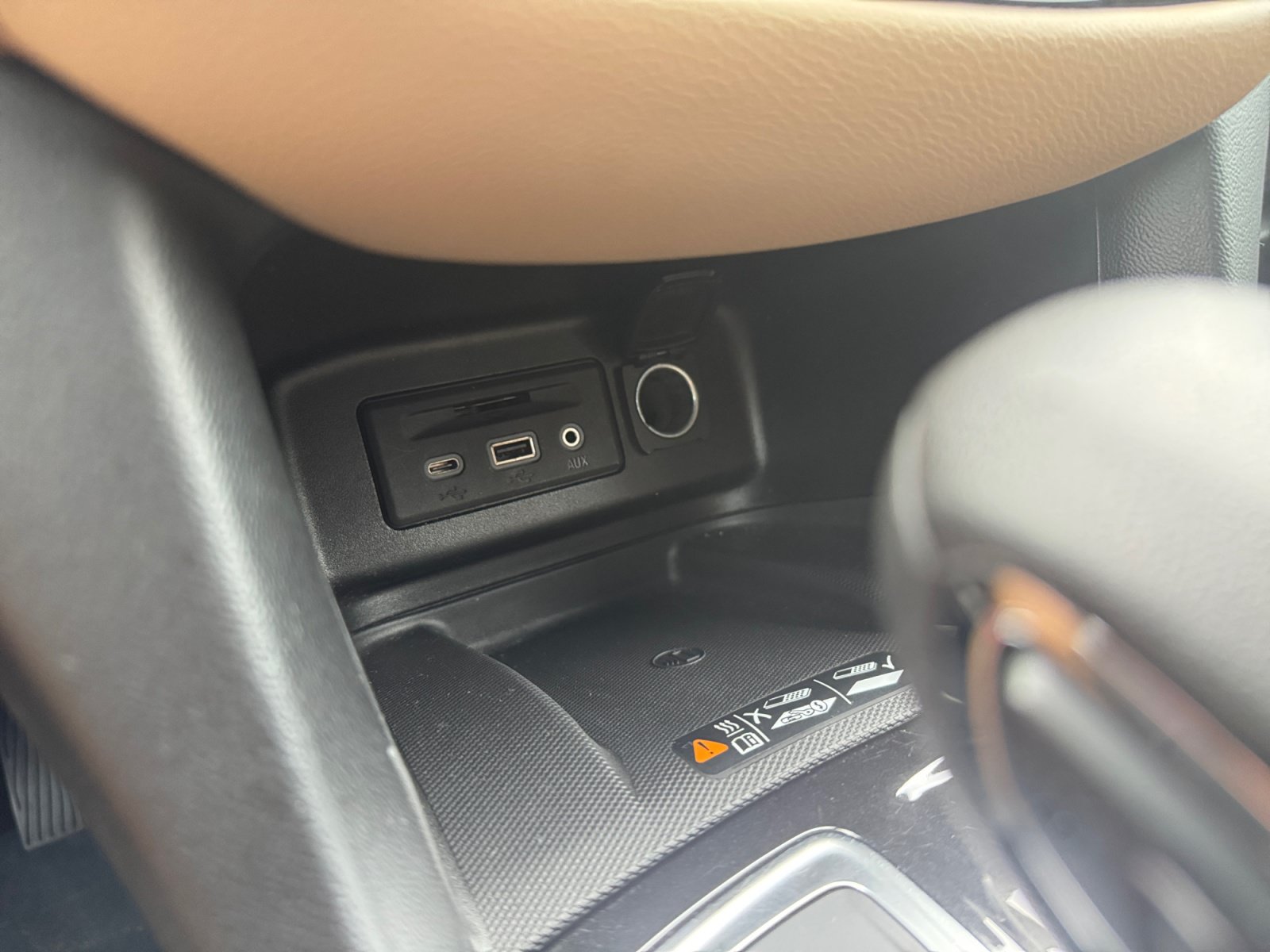 Used 2022 Chevrolet Equinox Premier AWD/4WD image 21