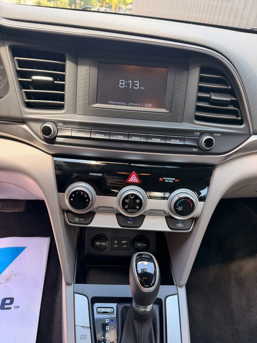 Used 2019 Hyundai Elantra SE FWD image 15