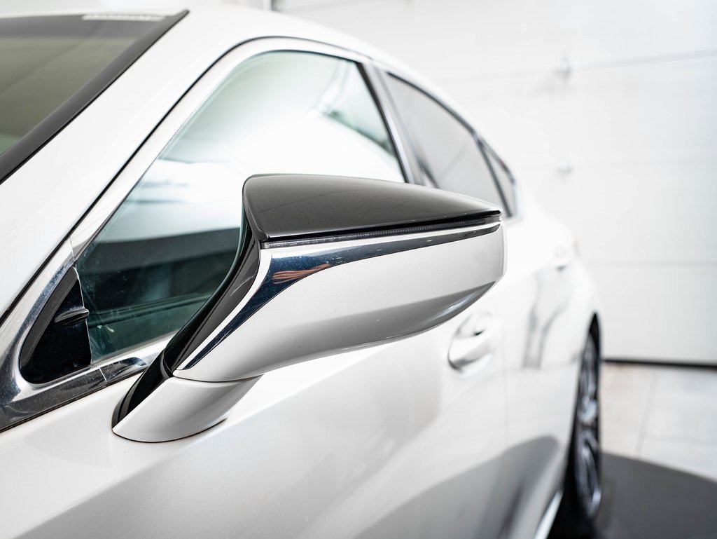 Certified 2019 Lexus ES 350 w/ Accessory Package 2 image 15