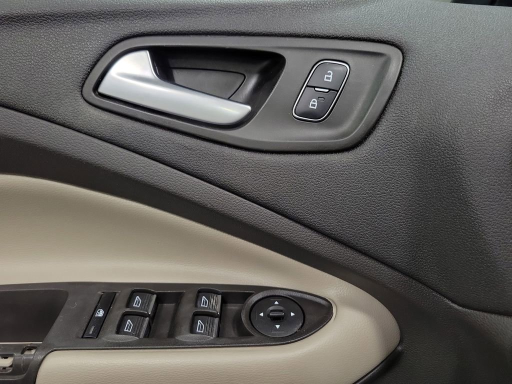 Used 2019 Ford Escape SEL image 19