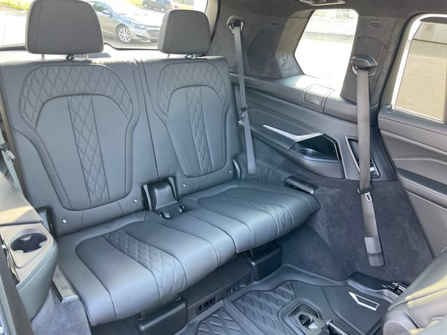 Used 2025 BMW X7 M60i AWD/4WD image 74