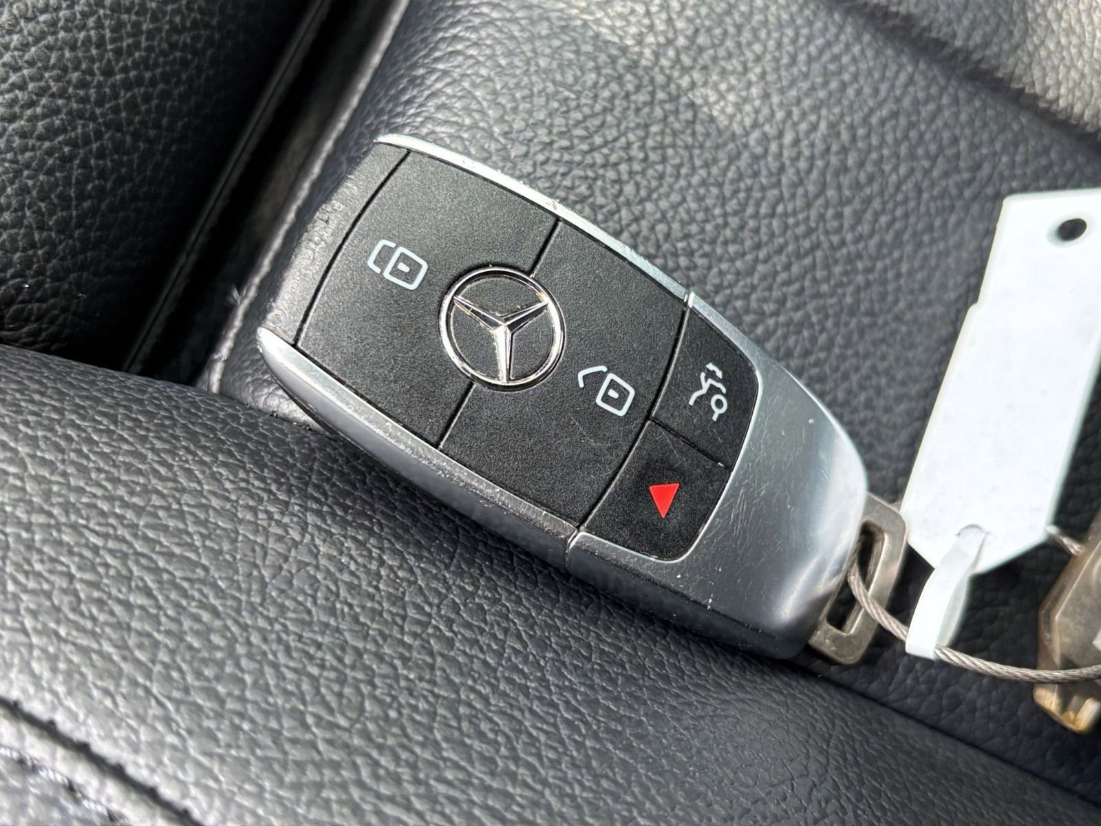 Used 2025 Mercedes-Benz GLB 250 image 21