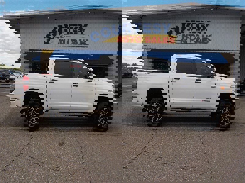Used 2017 Toyota Tundra SR5 w/ TRD Off Road Package image 2