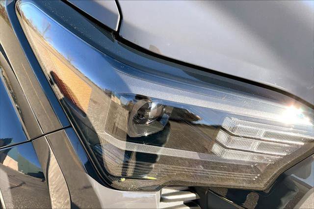 Certified 2025 Toyota Tacoma SR5 AWD/4WD image 27