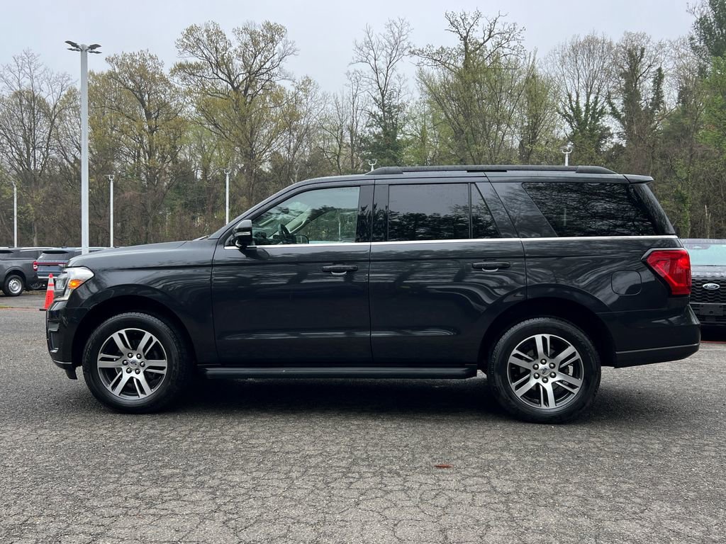Used 2024 Ford Expedition XLT image 4