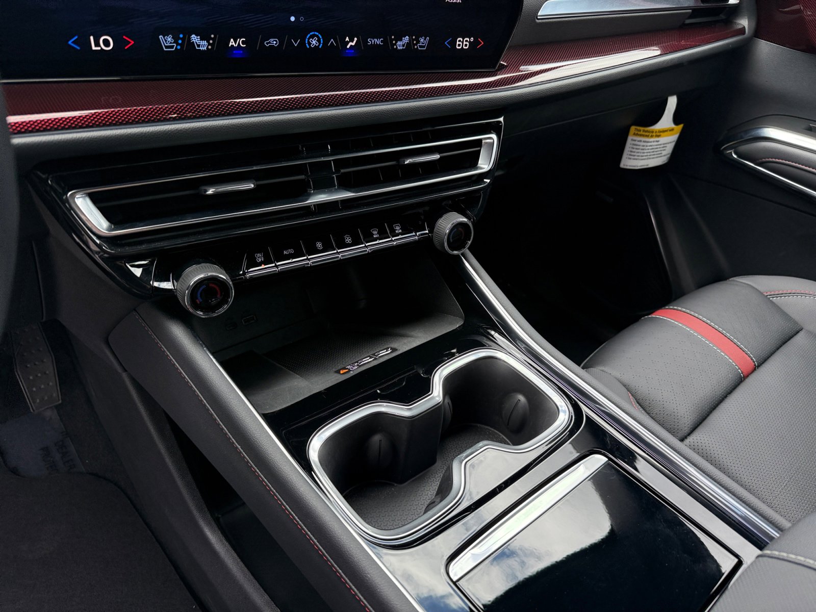 Used 2025 Chevrolet Traverse RS w/ LPO, Floor Liner Package image 13