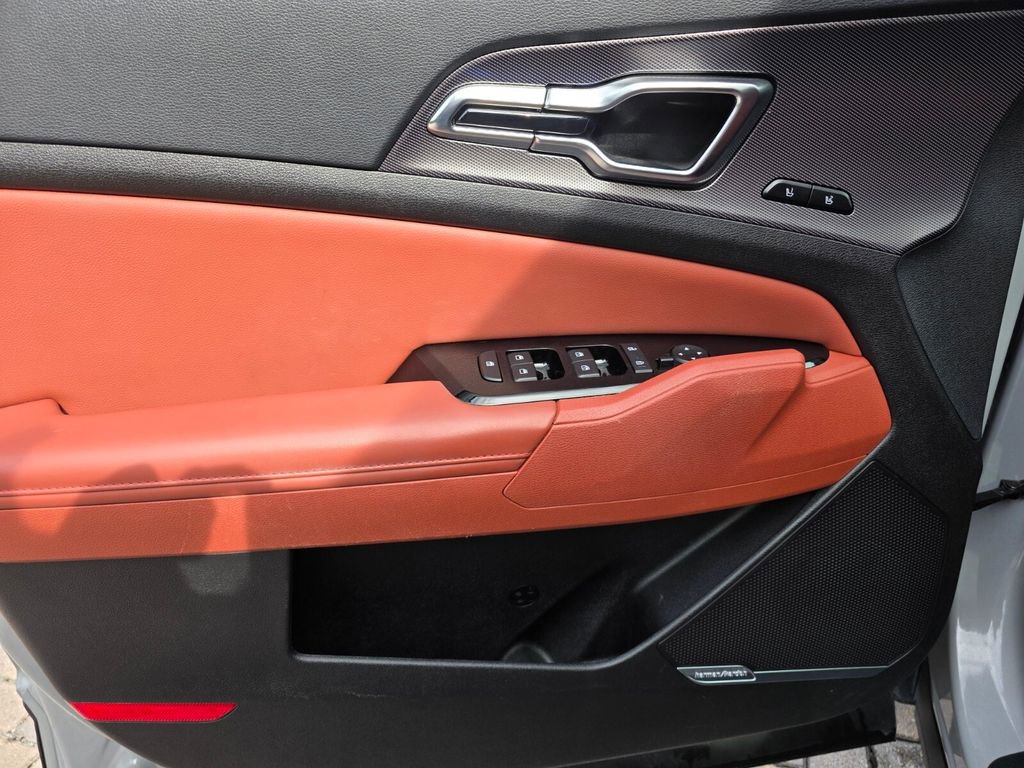 Used 2023 Kia Sportage SX image 27