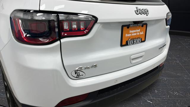 Used 2025 Jeep Compass Limited AWD/4WD image 36