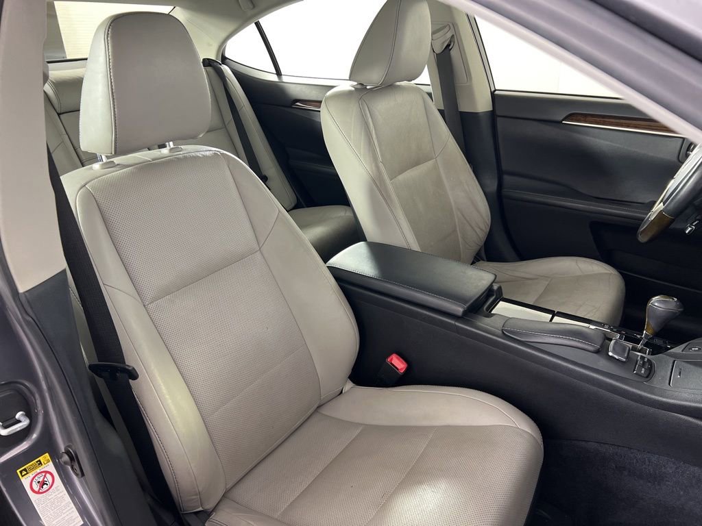Used 2015 Lexus ES 350 w/ Luxury Package image 27