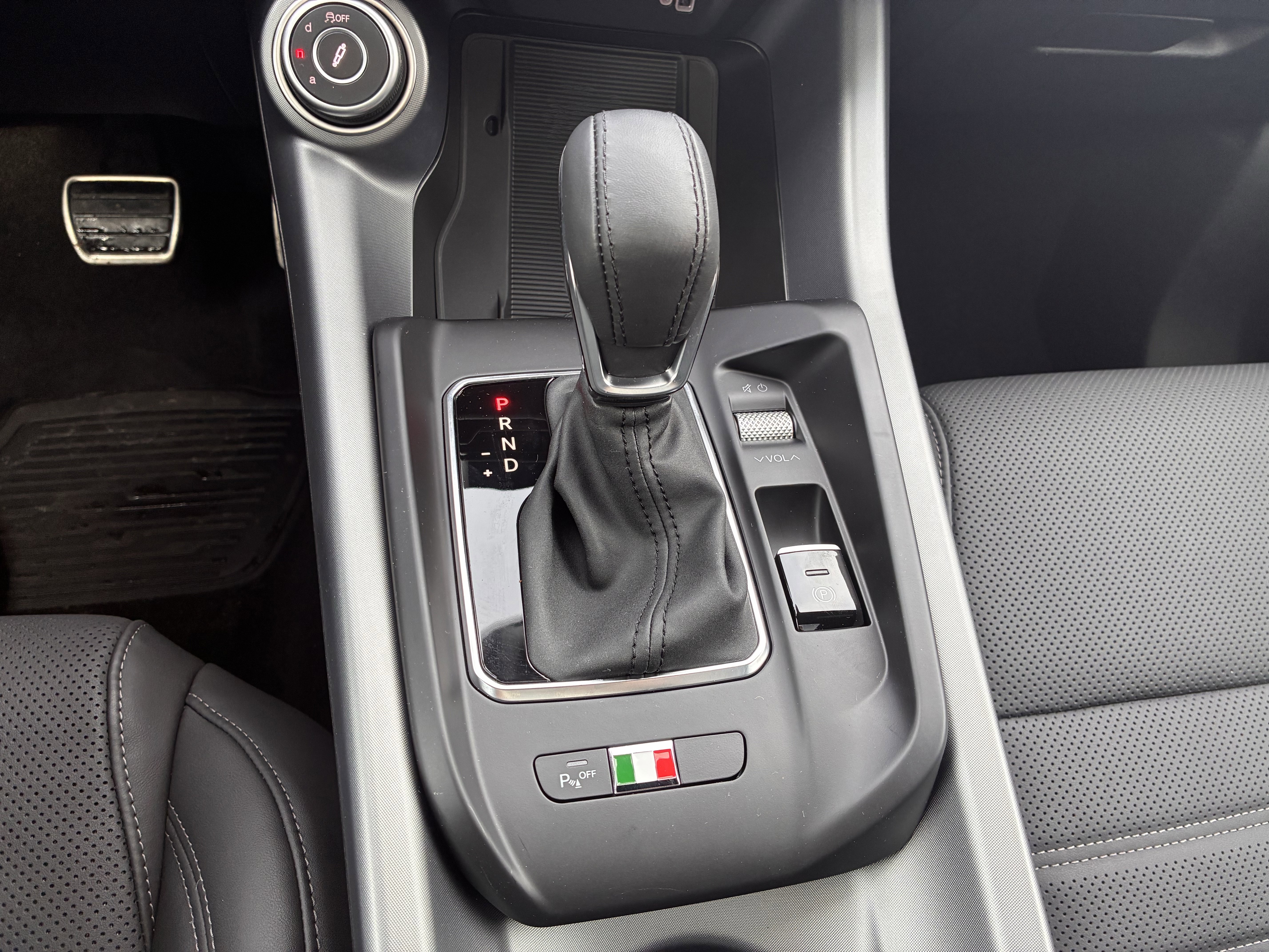 New 2026 Alfa Romeo Tonale Veloce w/ Quick Order Package 23H Volce image 19